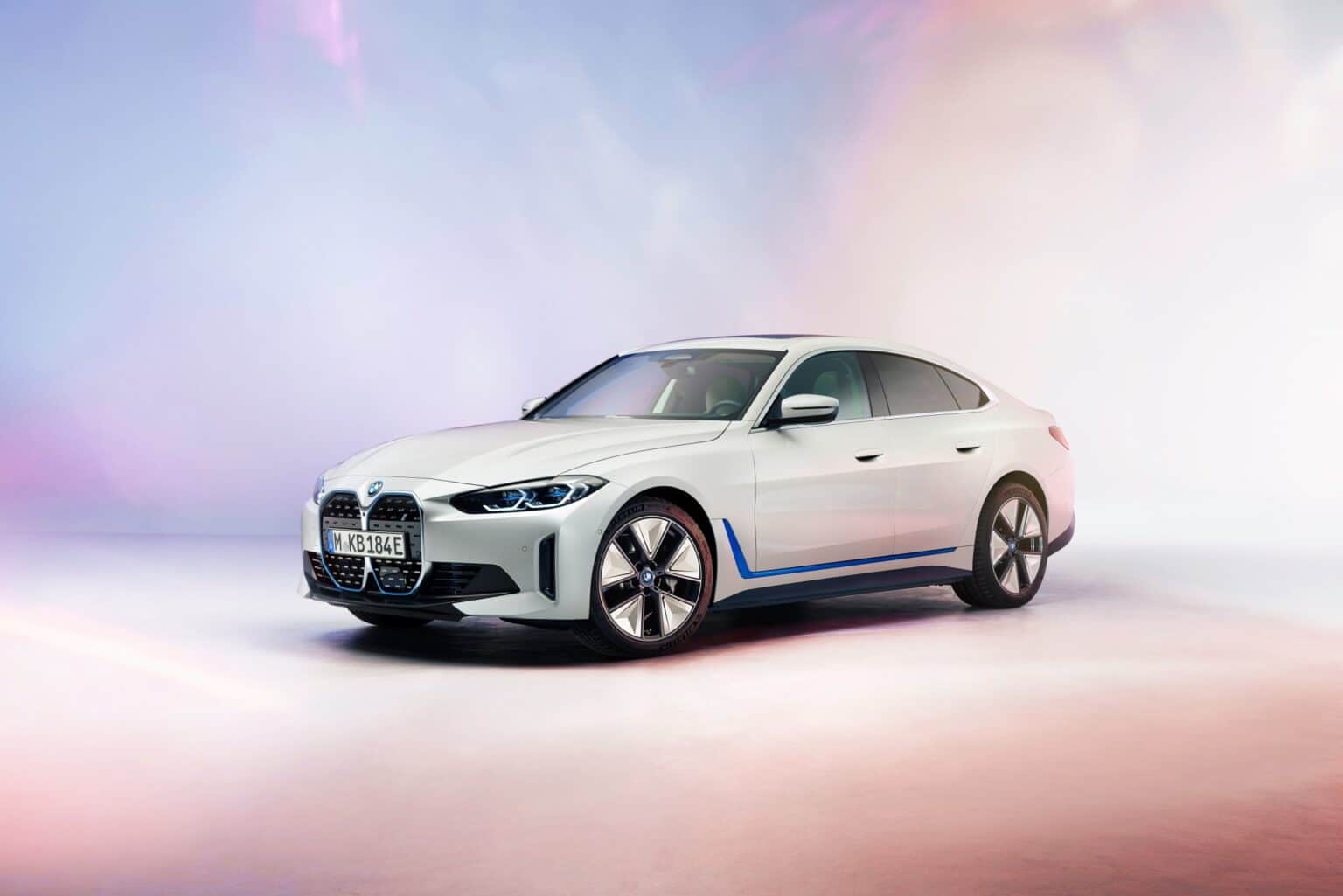 Take a Look at the BMW i4, a fully electric 4 door Gran Coupé | SNAP TASTE