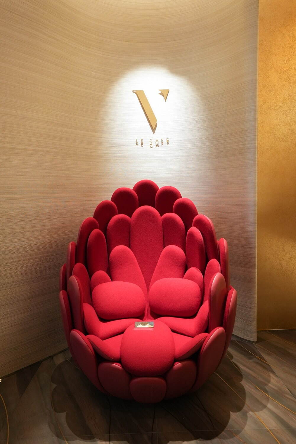 Le Café V, TOKYO – Luxurious Louis Vuitton Cafe At Ginza, With