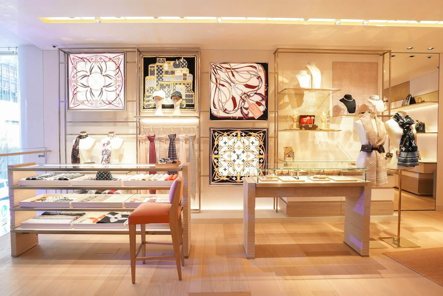 Louis Vuitton Ginza Clothing Retail Shop Design 