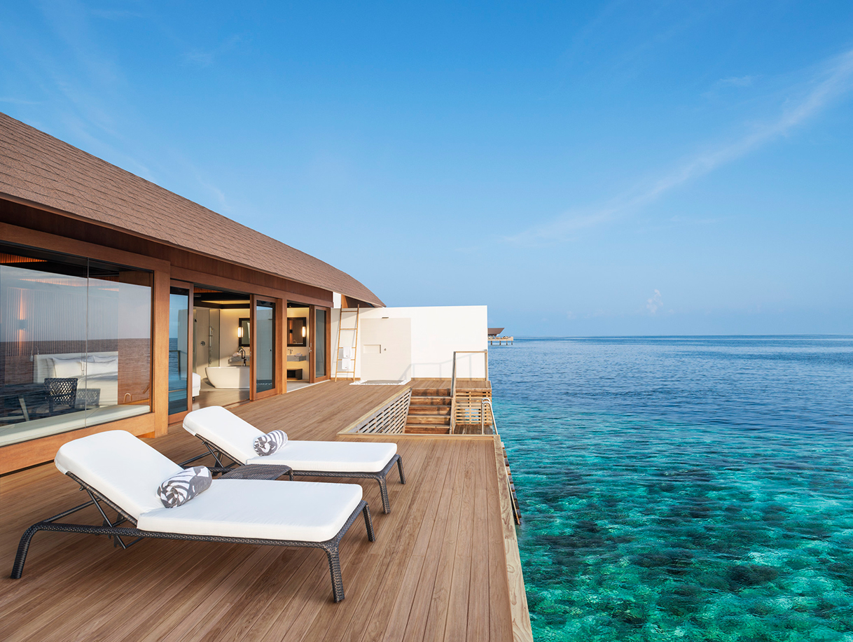The Westin Maldives Miriandhoo Resort -Overwater Villa - Deck