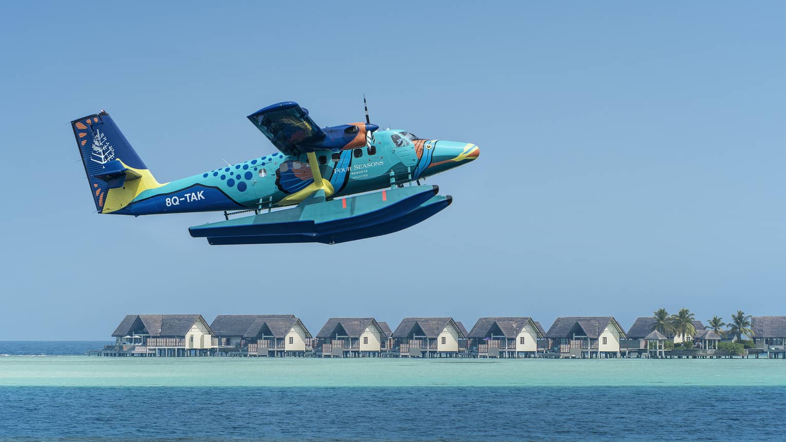 Four Seasons Resort Maldives at Landaa Giraavaru - DHC-6-300 twin Otter airplane
