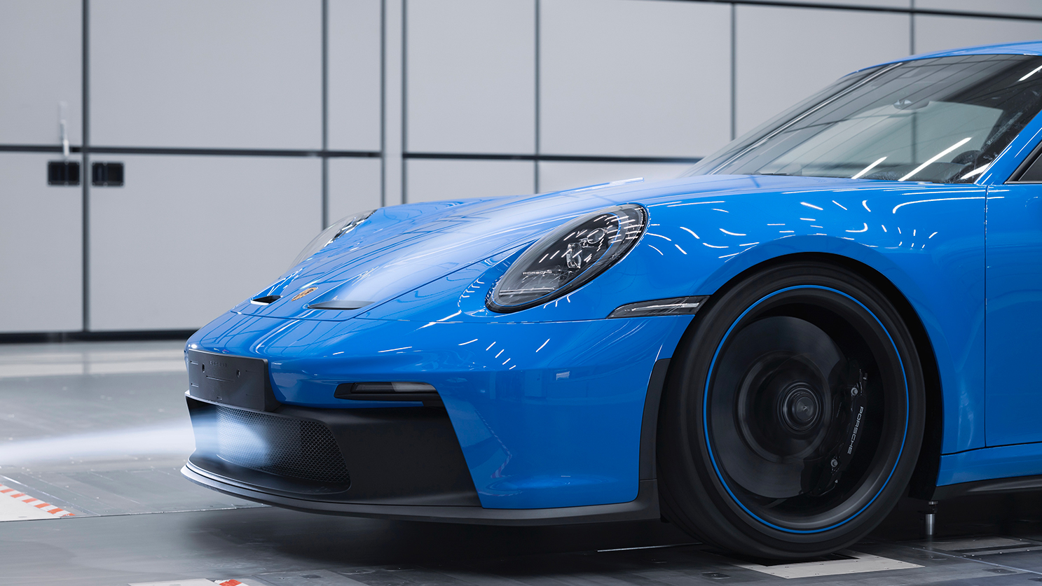 Porsche 911 GT3 in the wind tunnel