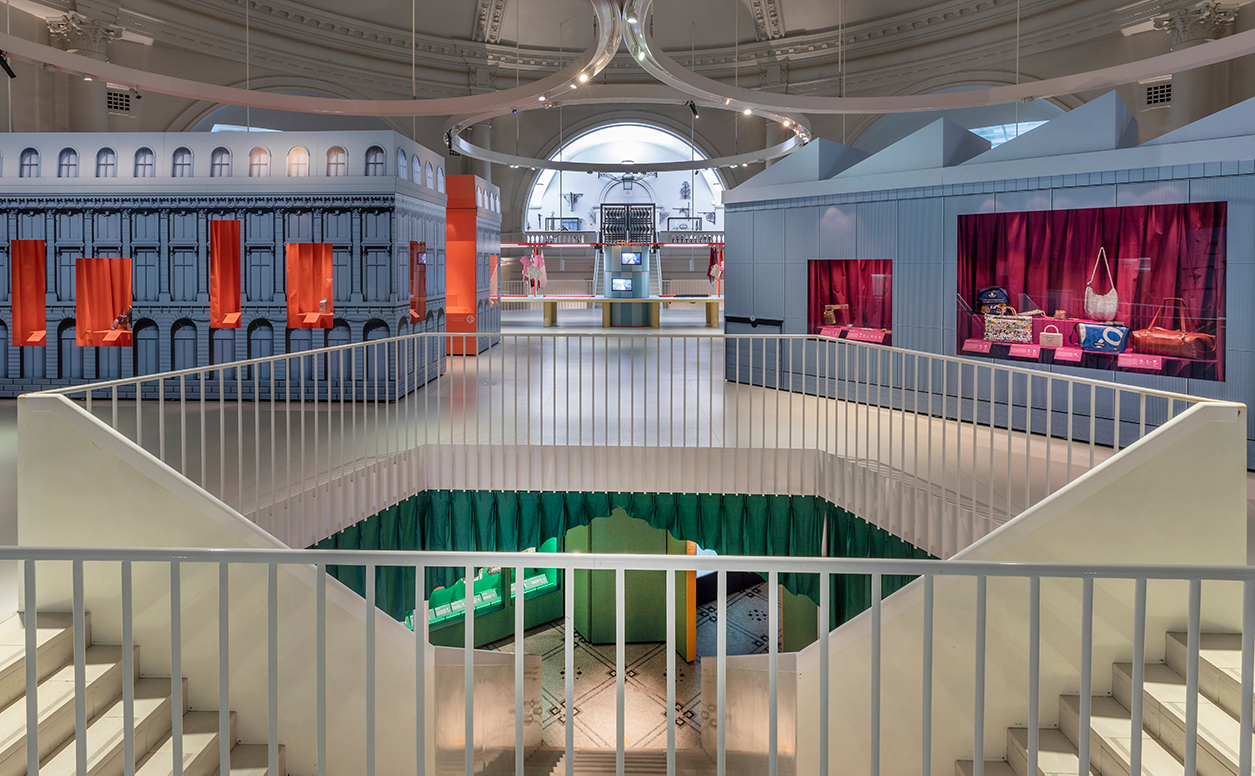 Bags - Inside Out (©Victoria and Albert Museum, London)