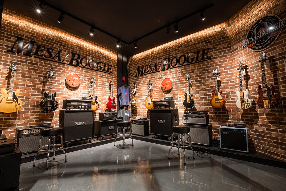 Gibson Garage celebrated its grand opening in Nashville, TN