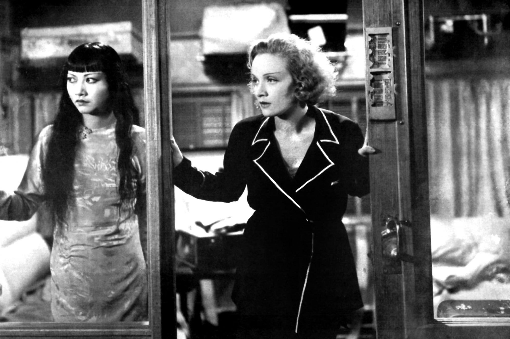 Anna May Wong and Marlene Dietrich in a scene from SHANGHAI EXPRESS, 1932. Film still, Shanghai Express (USA, 1939)