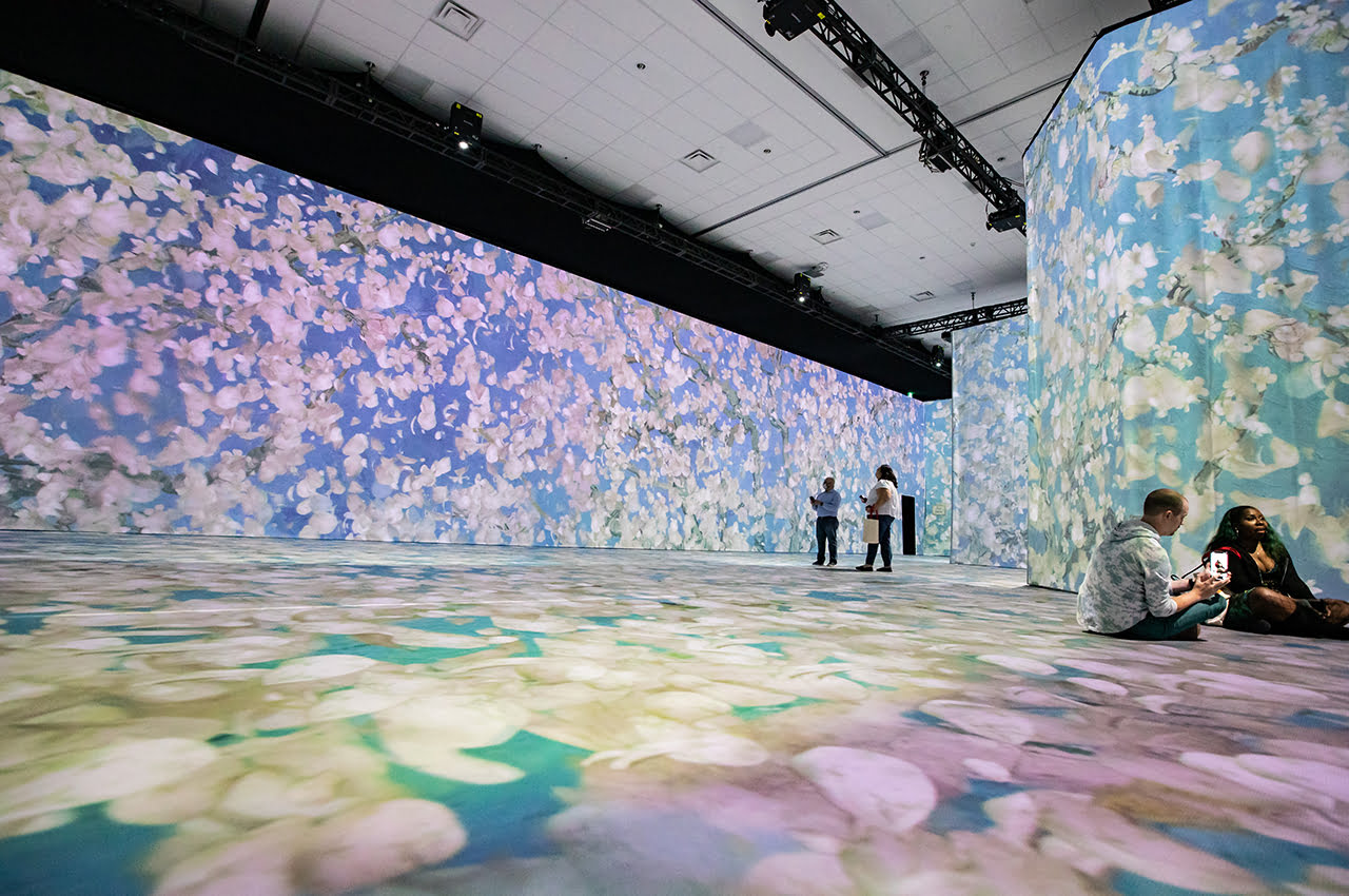 Beyond Van Gogh exhibit at Anaheim Convention Center (Photo: Julie Nguyen/SNAP TASTE®)