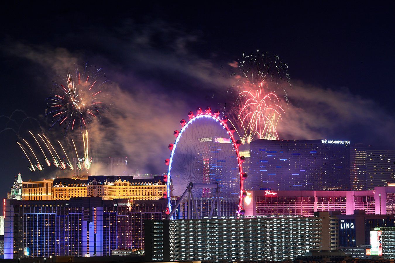 Video: 2021 Las Vegas Fourth of July Fireworks Show