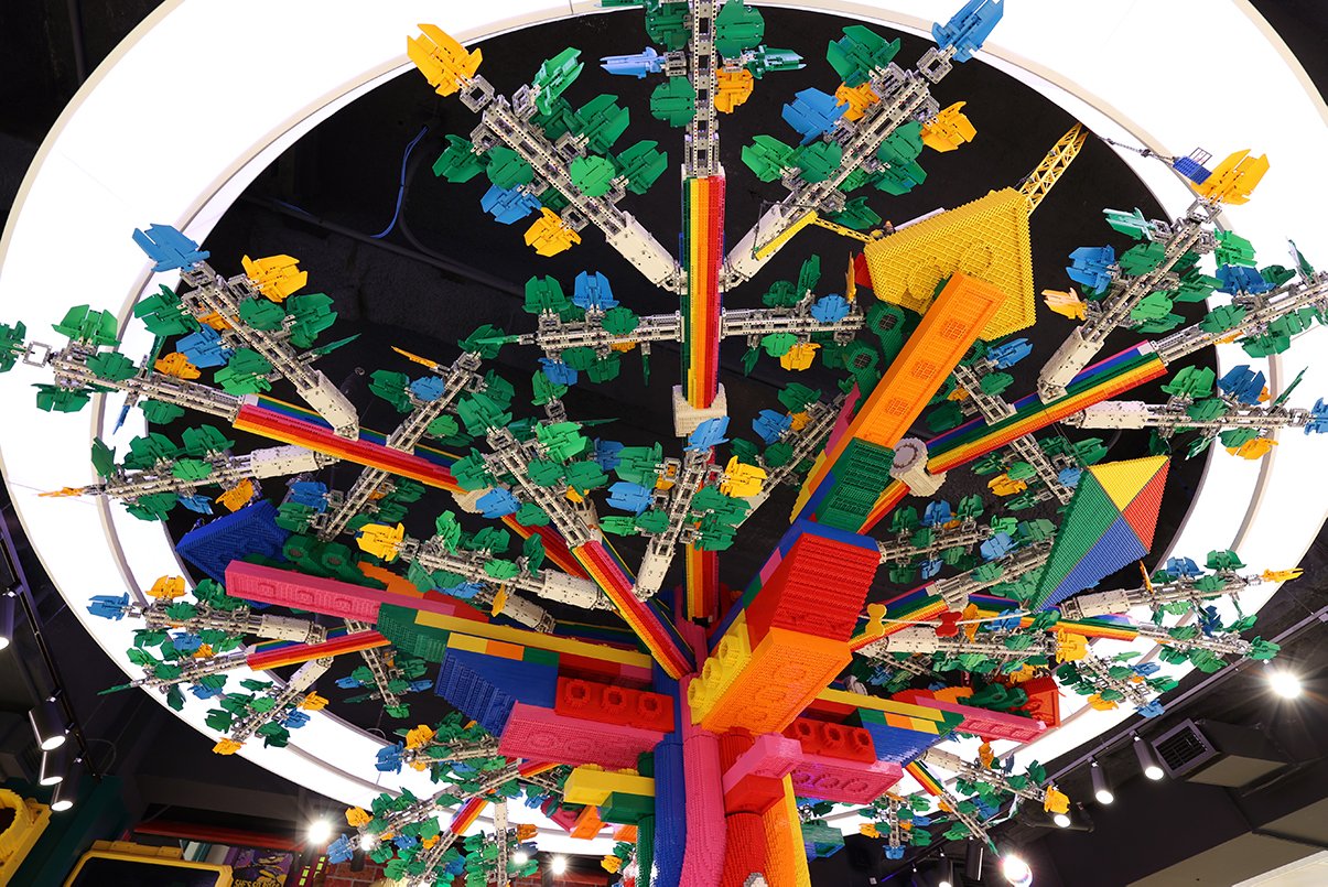 The LEGO Store Flagship on Fifth Ave NYC - Tree of Discovery