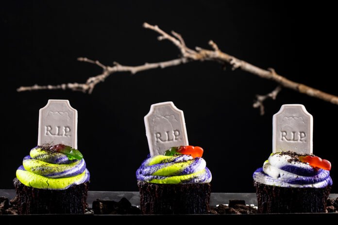Graveyard Cupcake - 2021 Halloween at Universal Orlando Resort