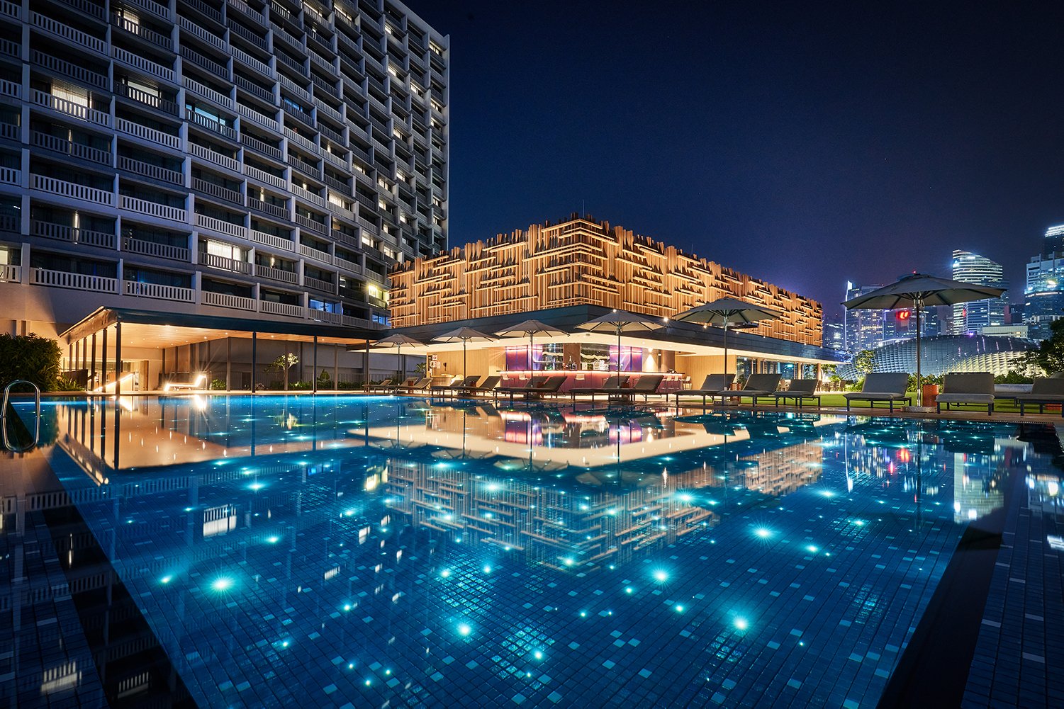 PARKROYAL COLLECTION Marina Bay Skyline Bar and Pool