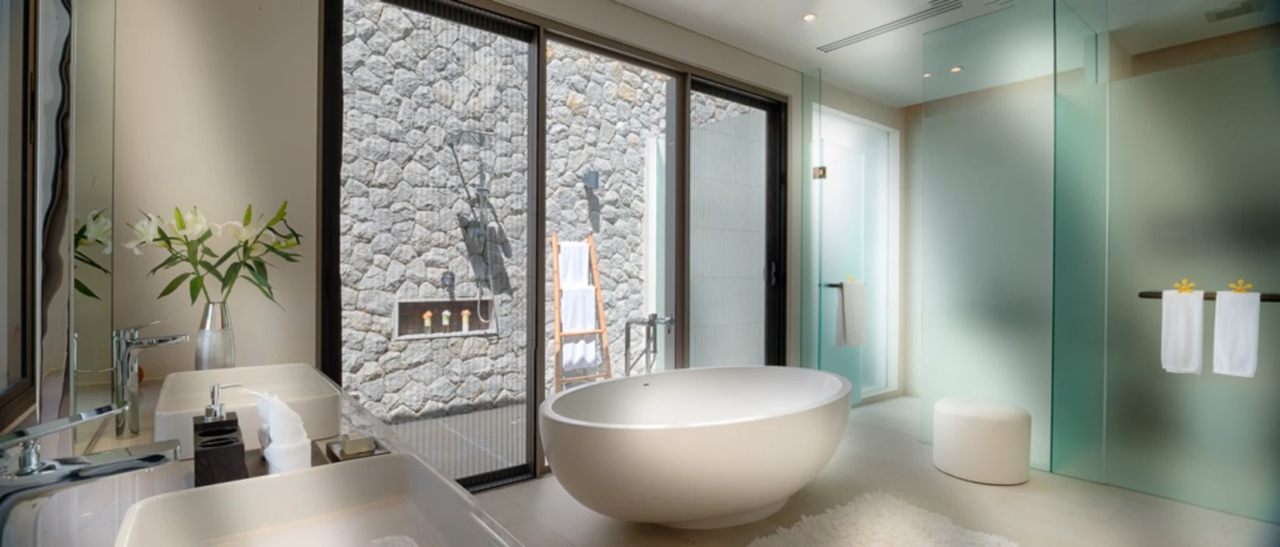 The Aquila Villa Ensuite Bathroom