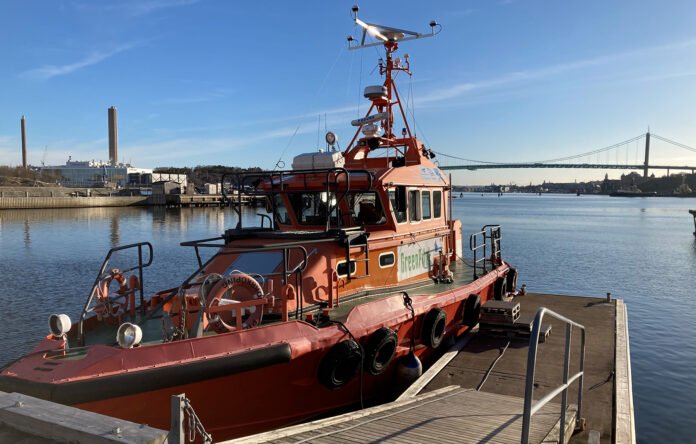 The boat being used for data collection for Reeds, a former pilot boat from the Swedish Maritime Administration.