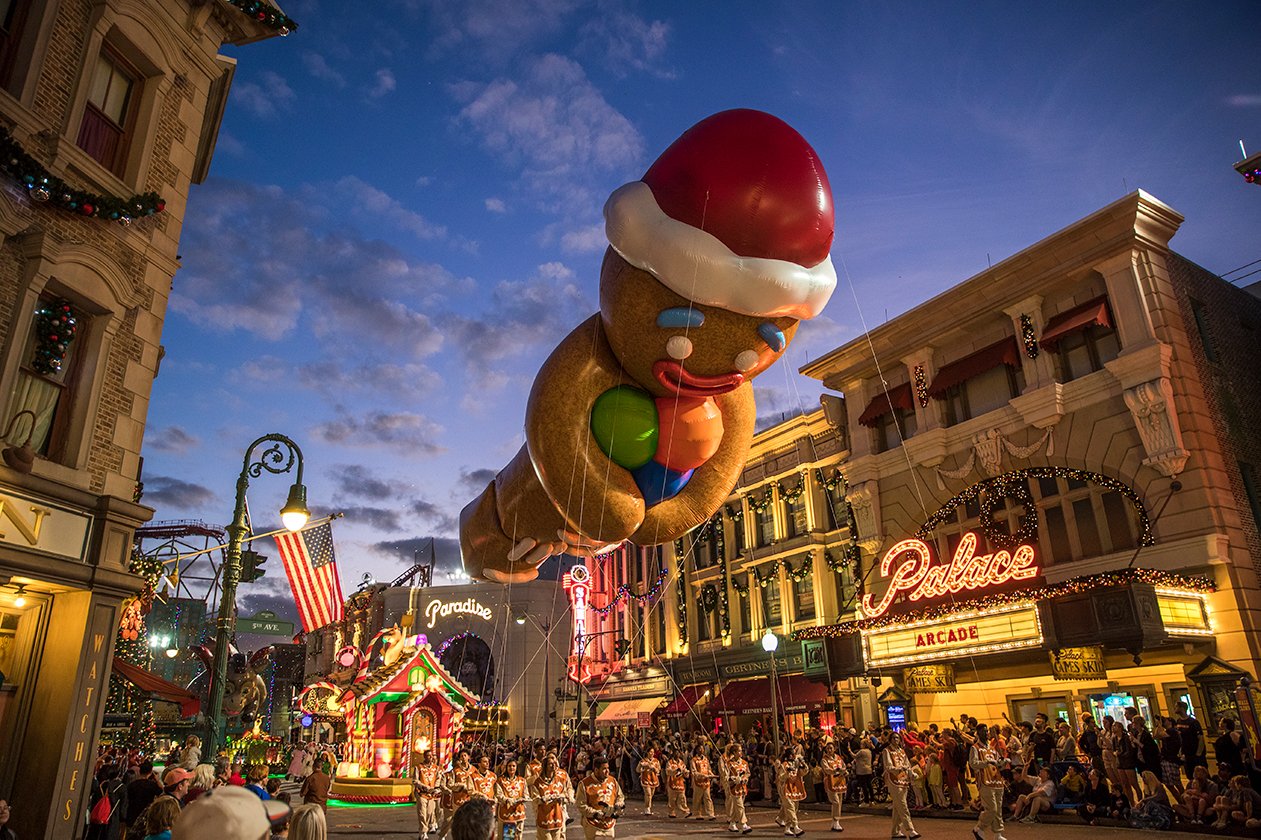 Universal's Holiday Parade featuring Macy's