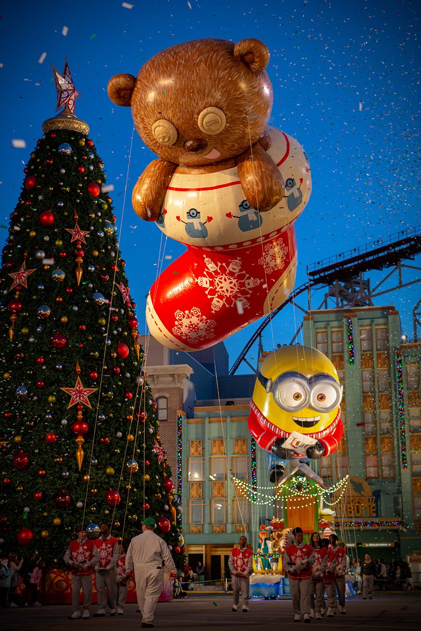 Universal's Holiday Parade featuring Macy's