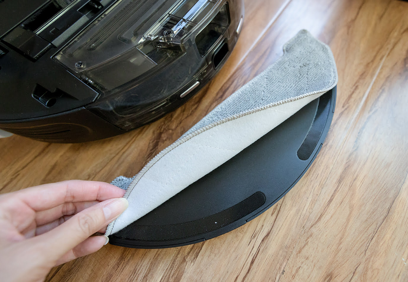 AIRROBO T10+ from UBTECH Robotics (Photo: Julie Nguyen/SNAP TASTE)