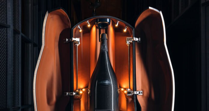 Bugatti x Champagne Carbon champagne - La Bouteille Noire