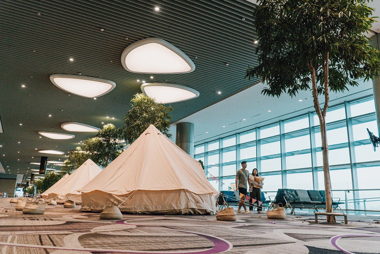 Pack your bags and relive the excitement of travelling with a unique airport transit glamping experience by the runway at Terminal 4.
