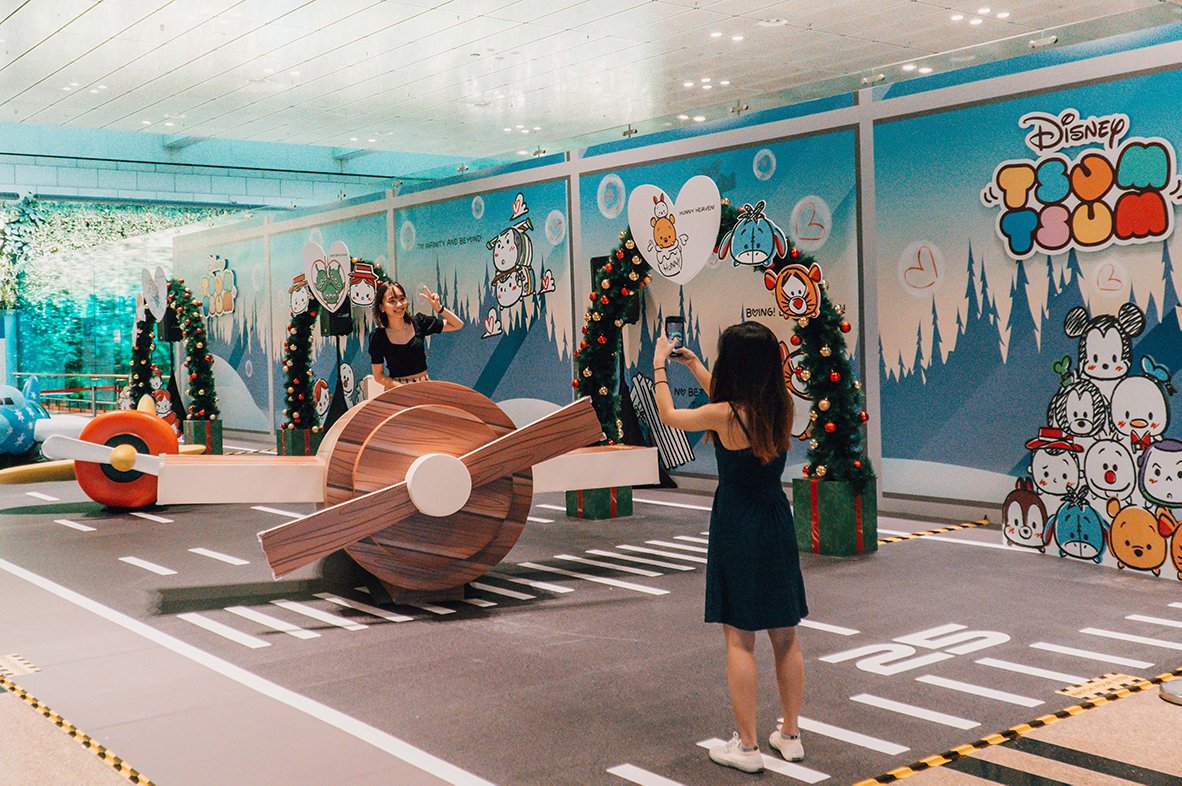 Ready set tsummm for your winter holiday at Terminal 3’s Disney Tsum Tsum travel-themed photospots.