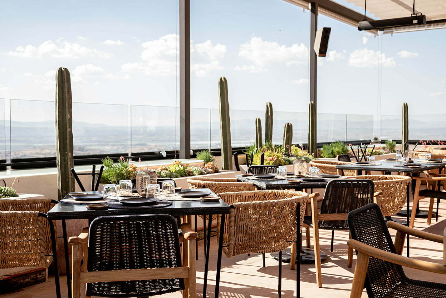 Hacmans - Restaurant Rooftop - Hotel AMATTE