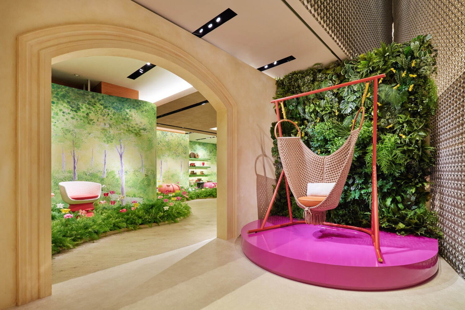 Louis Vuitton to host a limited-time event at the Roppongi Hills store with the theme of "Travel around the World.”
