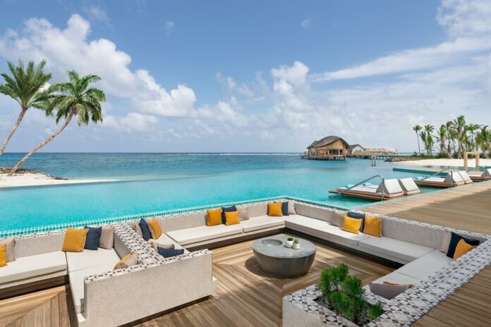 Hilton Maldives Amingiri Main Pool
