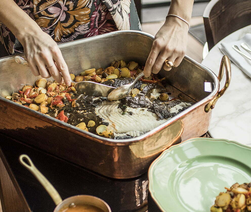 Rombo Intero Al Forno con Olive Capperi Patate e Pomodoro