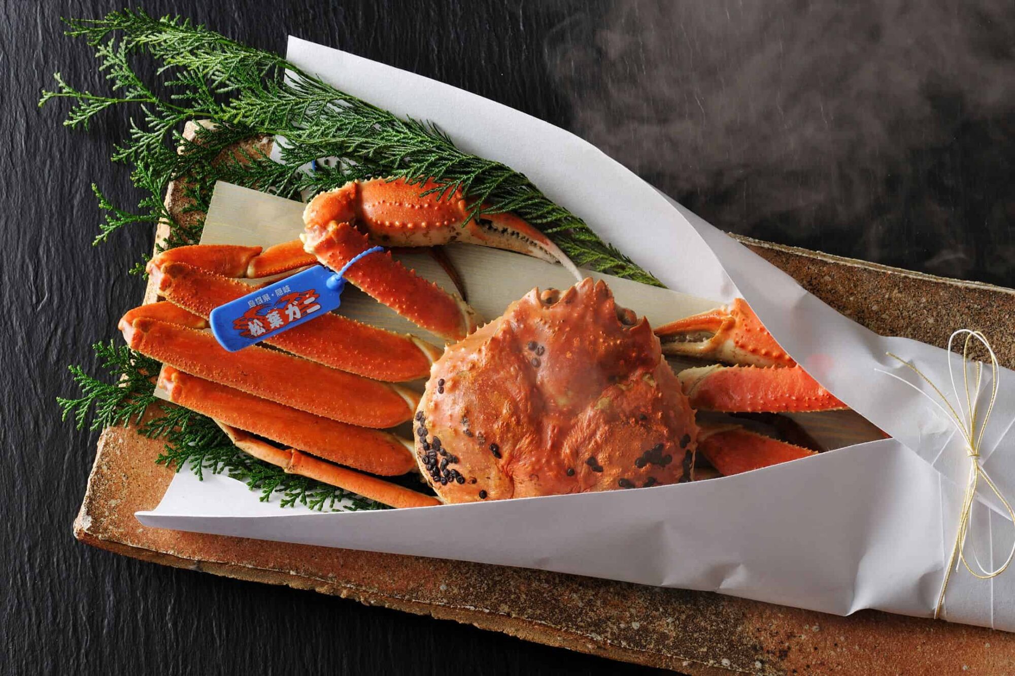 KAI Tamatsukuri Crab Steamed on cedar Board