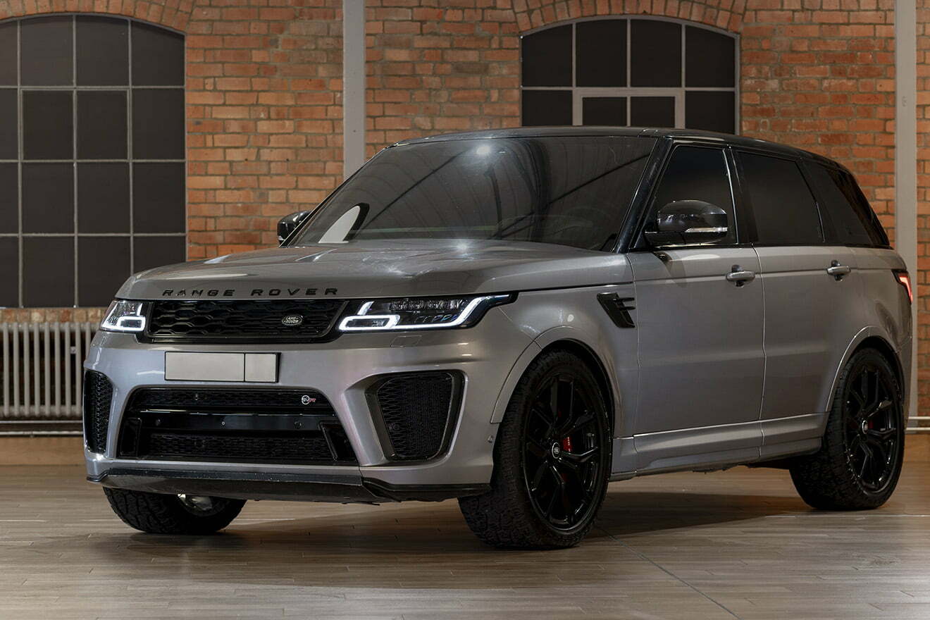 NO TIME TO DIE RANGE ROVER SPORT SVR STUNT CAR