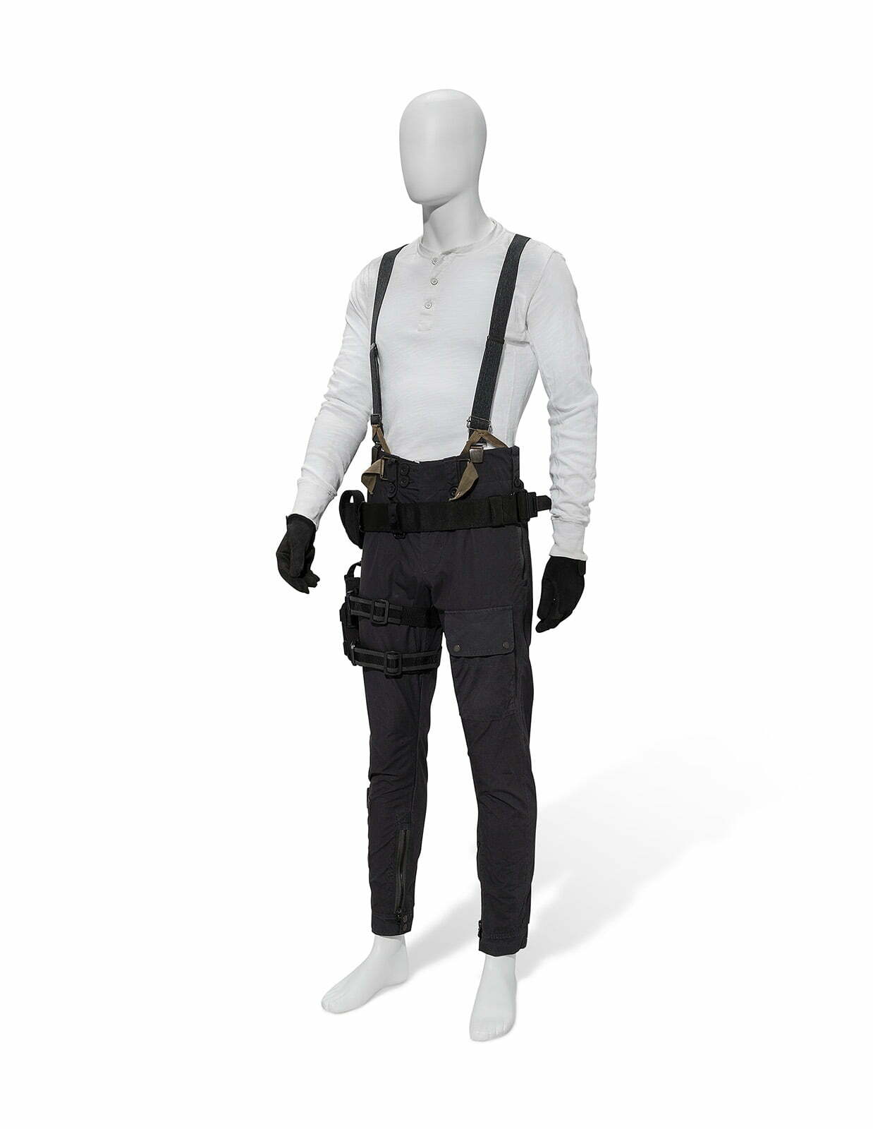 NO TIME TO DIE (2021) NAVY TACTICAL COSTUME, WORN BY DANIEL CRAIG AS JAMES BOND, WITH COLOUR COSTUME CONCEPT DESIGN PRINT SIGNED BY COSTUME DESIGNER SUTTIRAT ANNE LARLARB