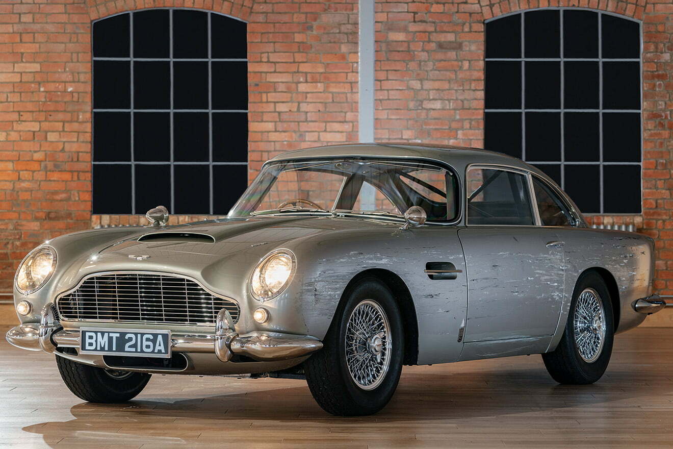 NO TIME TO DIE ASTON MARTIN DB5 STUNT CAR