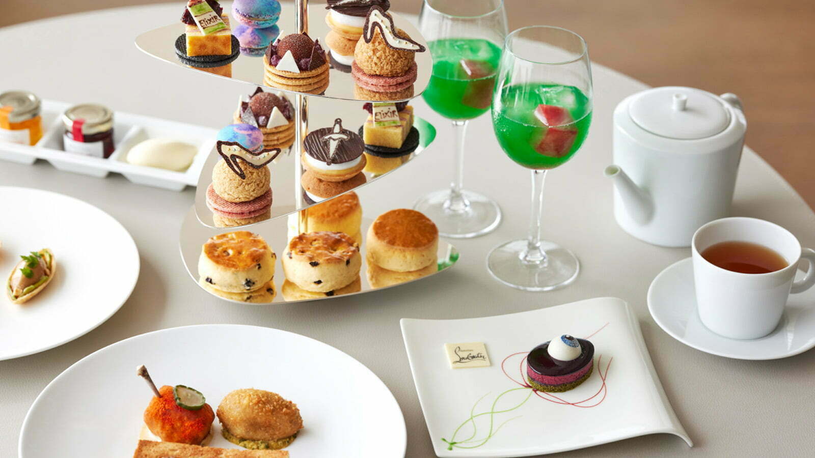 Christian Louboutin Afternoon Tea at Maison Marunouchi