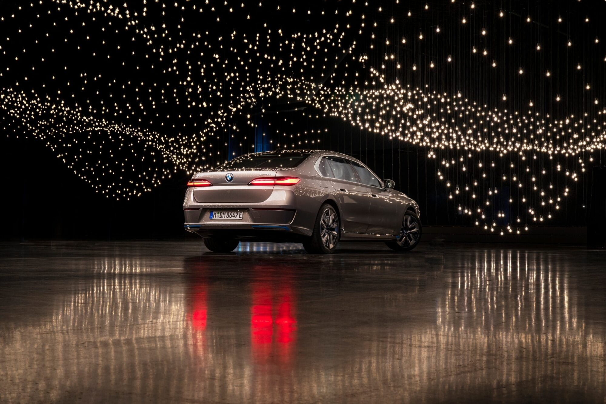 On the occasion of Art Basel in Basel 2022, Superblue and BMW i present Rafael Lozano-Hemmer's “Pulse Topology”
