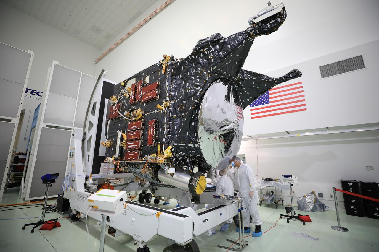A team prepares NASA’s Psyche spacecraft for launch inside the Astrotech Space Operations Facility near the agency’s Kennedy Space Center in Florida on Dec. 8, 2022. Psyche will launch atop a SpaceX Falcon Heavy rocket from Launch Complex 39A at Kennedy. Launch is targeted for no earlier than Oct. 10, 2023. The spacecraft will use solar-electric propulsion to travel approximately 1.5 billion miles to rendezvous with its namesake asteroid in 2026. The Psyche mission is led by Arizona State University. NASA’s Jet Propulsion Laboratory, which is managed for the agency by Caltech in Pasadena, California, is responsible for the mission’s overall management, system engineering, integration and testing, and mission operations. Maxar Technologies in Palo Alto, California, provided the high-power solar electric propulsion spacecraft chassis. NASA’s Launch Services Program (LSP), based at Kennedy, is managing the launch.