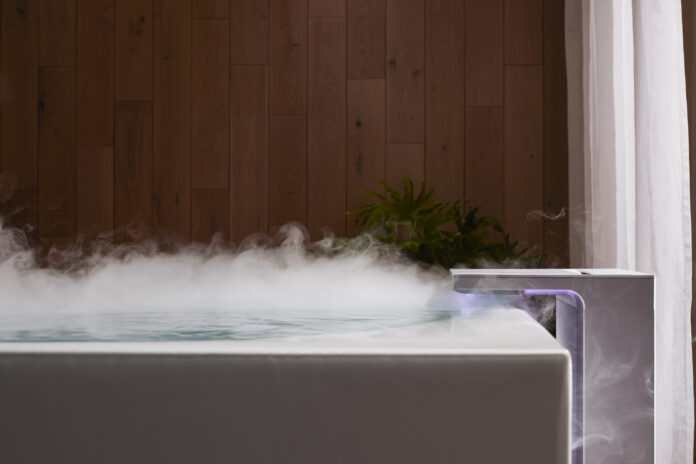 KOHLER Stillness Infinity Experience Bath