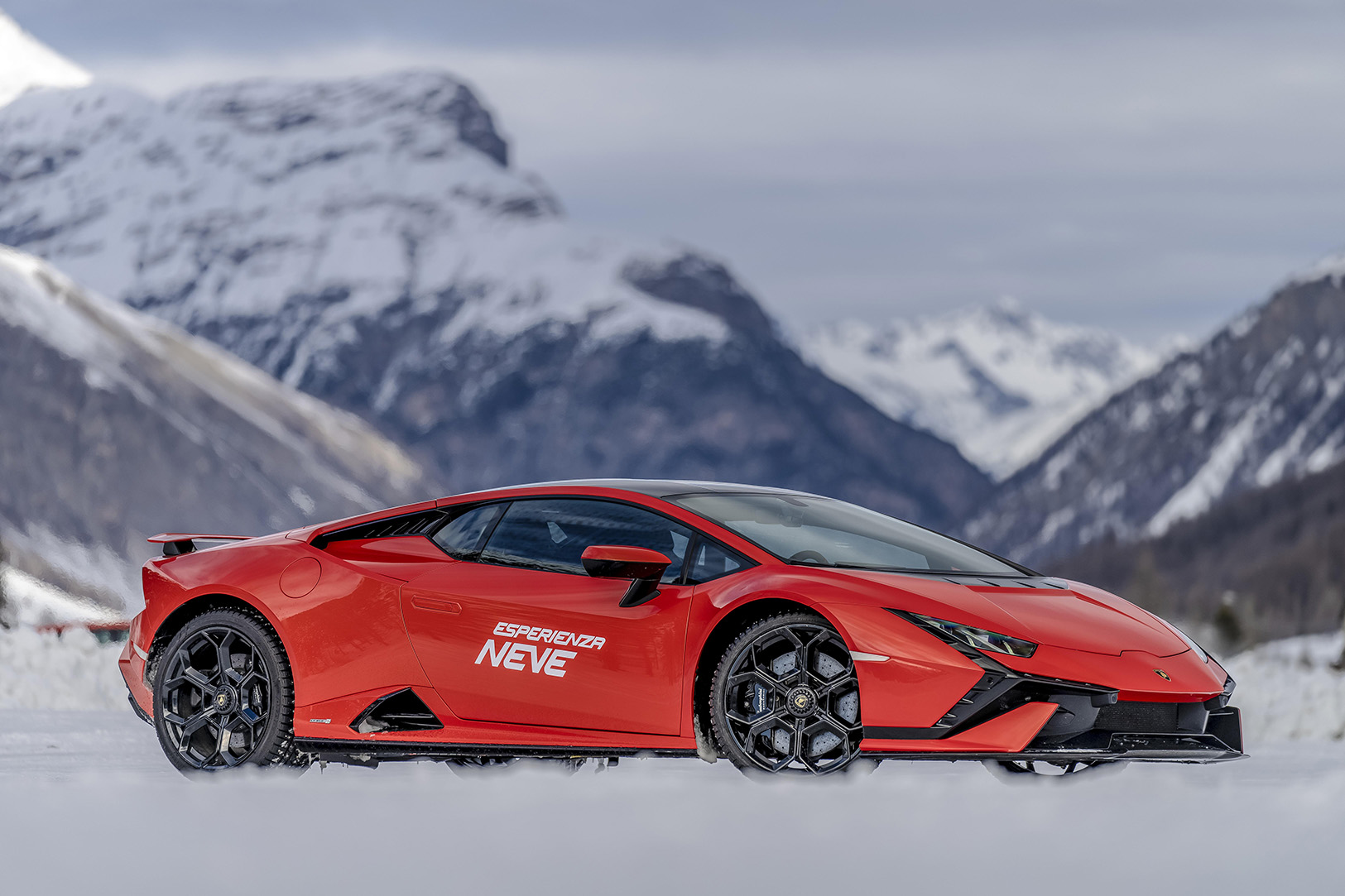 Lamborghini's Winter Driving Experience: Conquering the Ice in Livigno