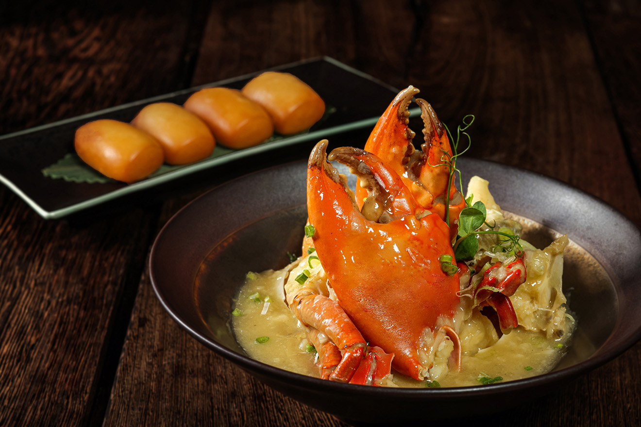 Mott 32 Garlic Crab, Deep Fried Mantou