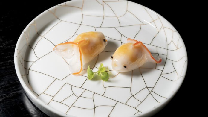 Steamed crystal fish dumplings with crab roe and prawn