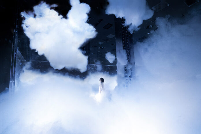 teamLab, Massless Clouds Between Sculpture and Life, 2020, Interactive Installation, Sound: teamLab © teamLab