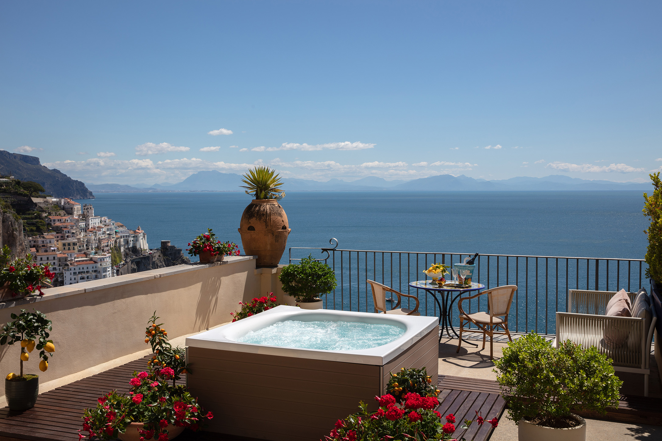 Anantara Convento di Amalfi Grand Hotel – Junior Sea View Terrace Suite with Jacuzzi