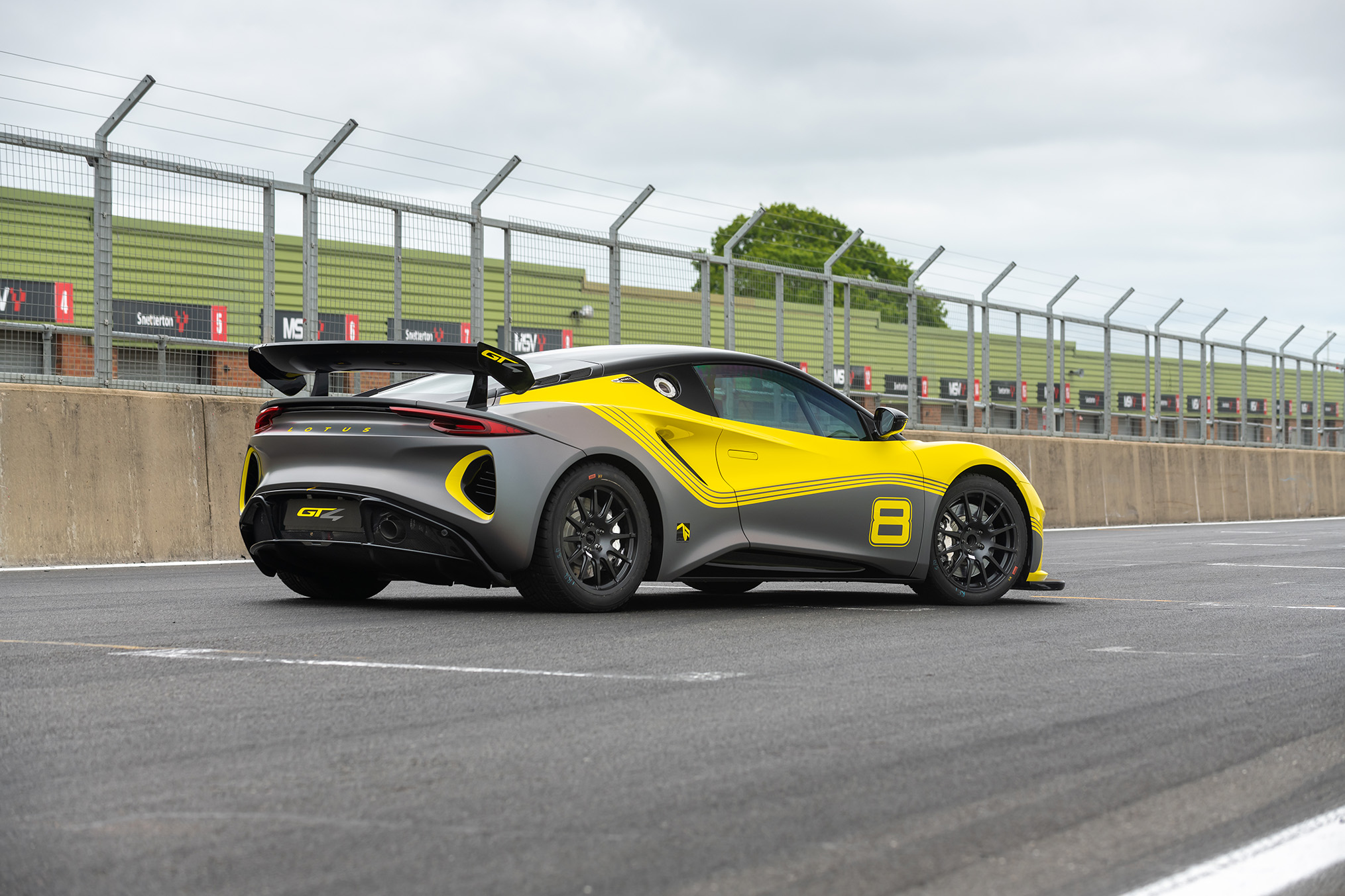 Lotus Emira GT4