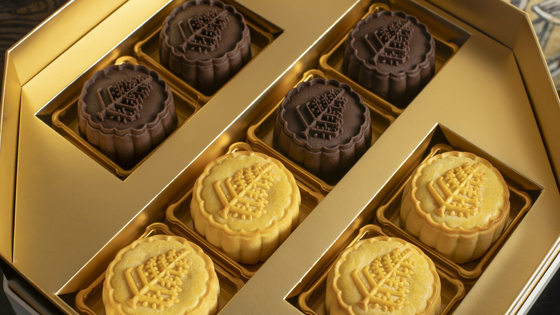 2023 Mooncake Collection for Mid-Autumn Festival from Yu Ting Yuan at Four Seasons Hotel Bangkok 