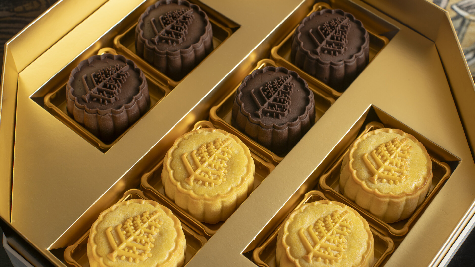 2023 Mooncake Collection for Mid-Autumn Festival from Yu Ting Yuan at Four Seasons Hotel Bangkok