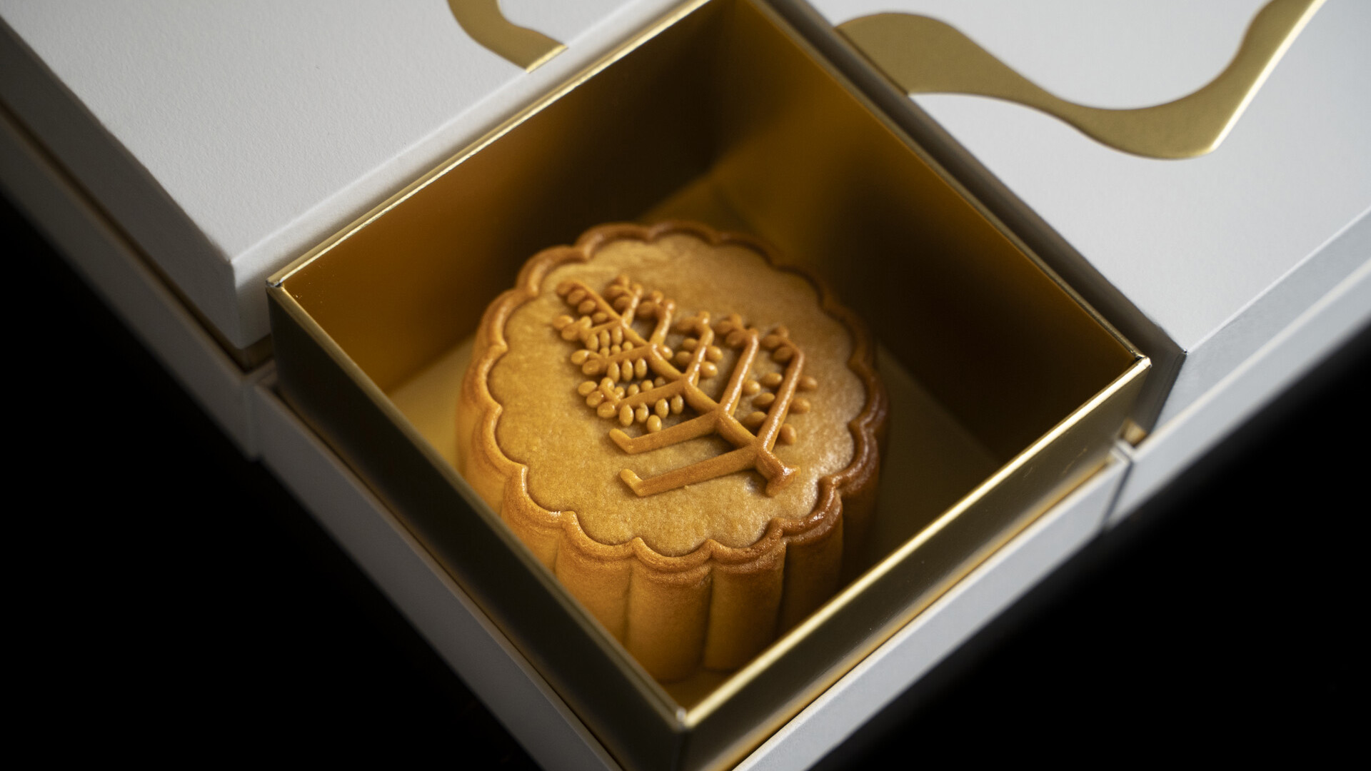 2023 Mooncake Collection for Mid-Autumn Festival from Yu Ting Yuan at Four Seasons Hotel Bangkok