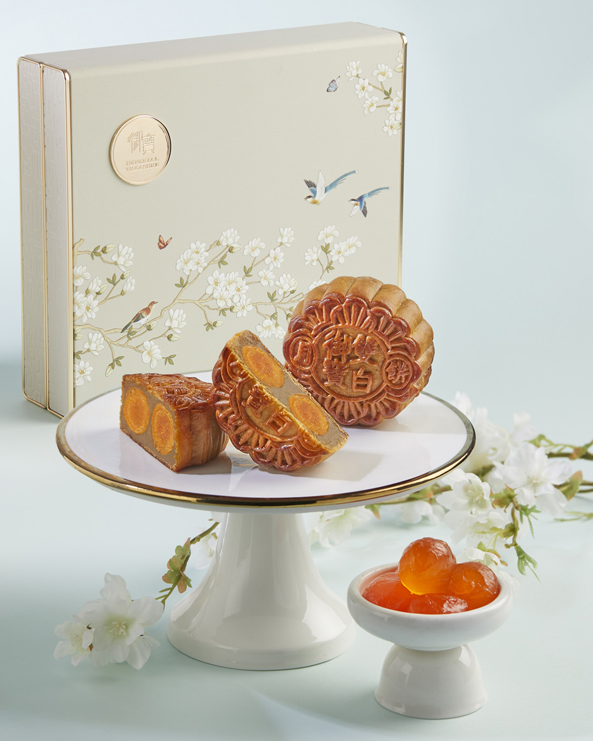 Imperial Treasure presents a delectable collection including Double Yolk White Lotus Paste Mooncakes