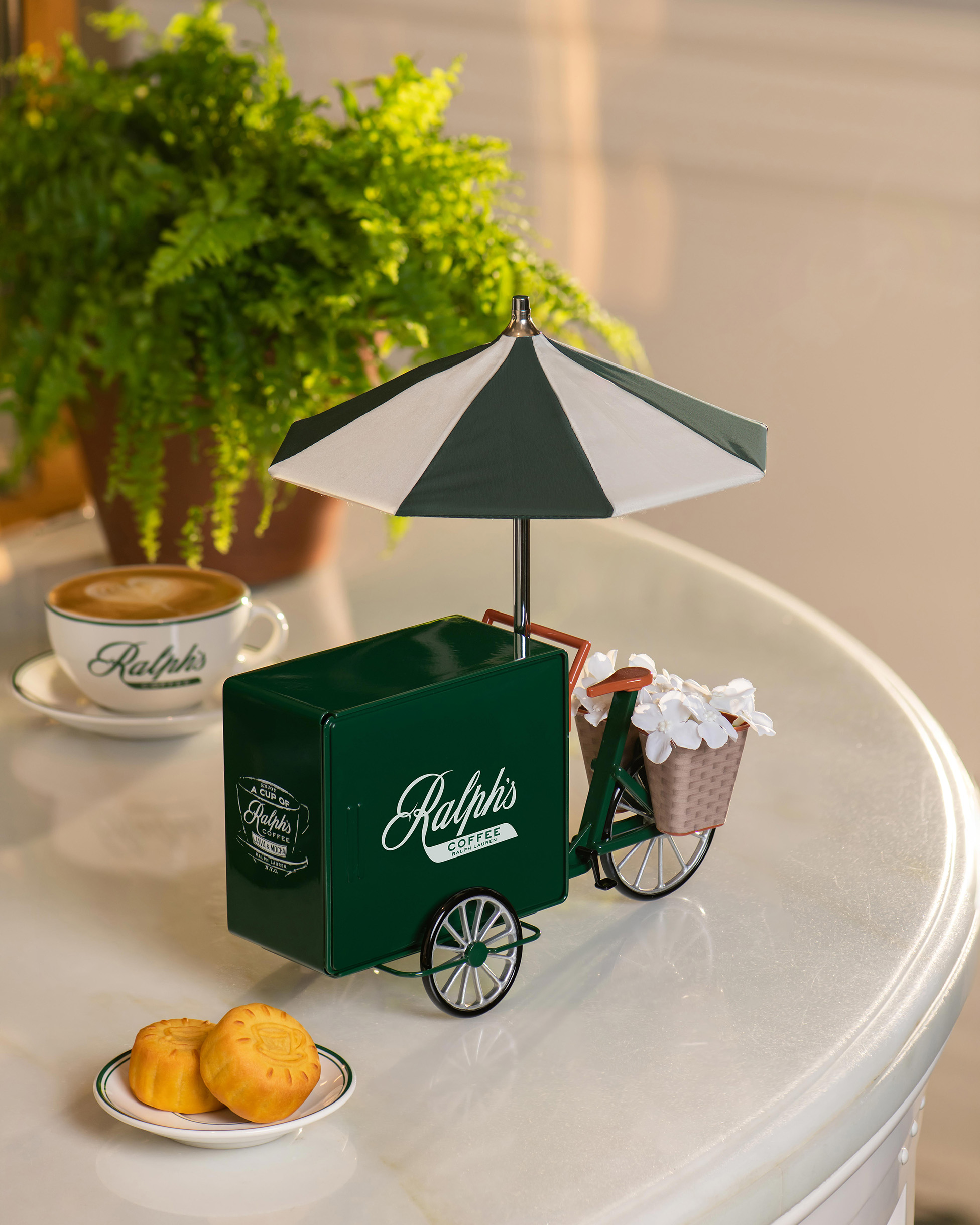 Ralph's Coffee Trike Mooncake Tin Box features two exquisite flavours