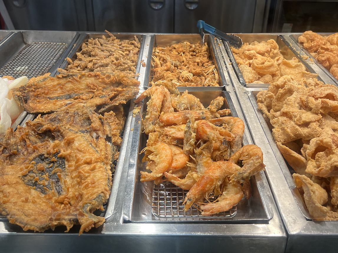 Fried food - Seafood City Supermarket in Irvine, California - Photo by Julie Nguyen