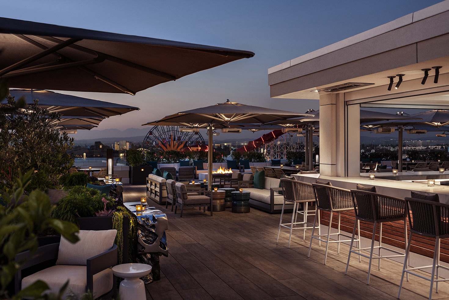 RISE Rooftop Lounge - The Westin Anaheim Resort
