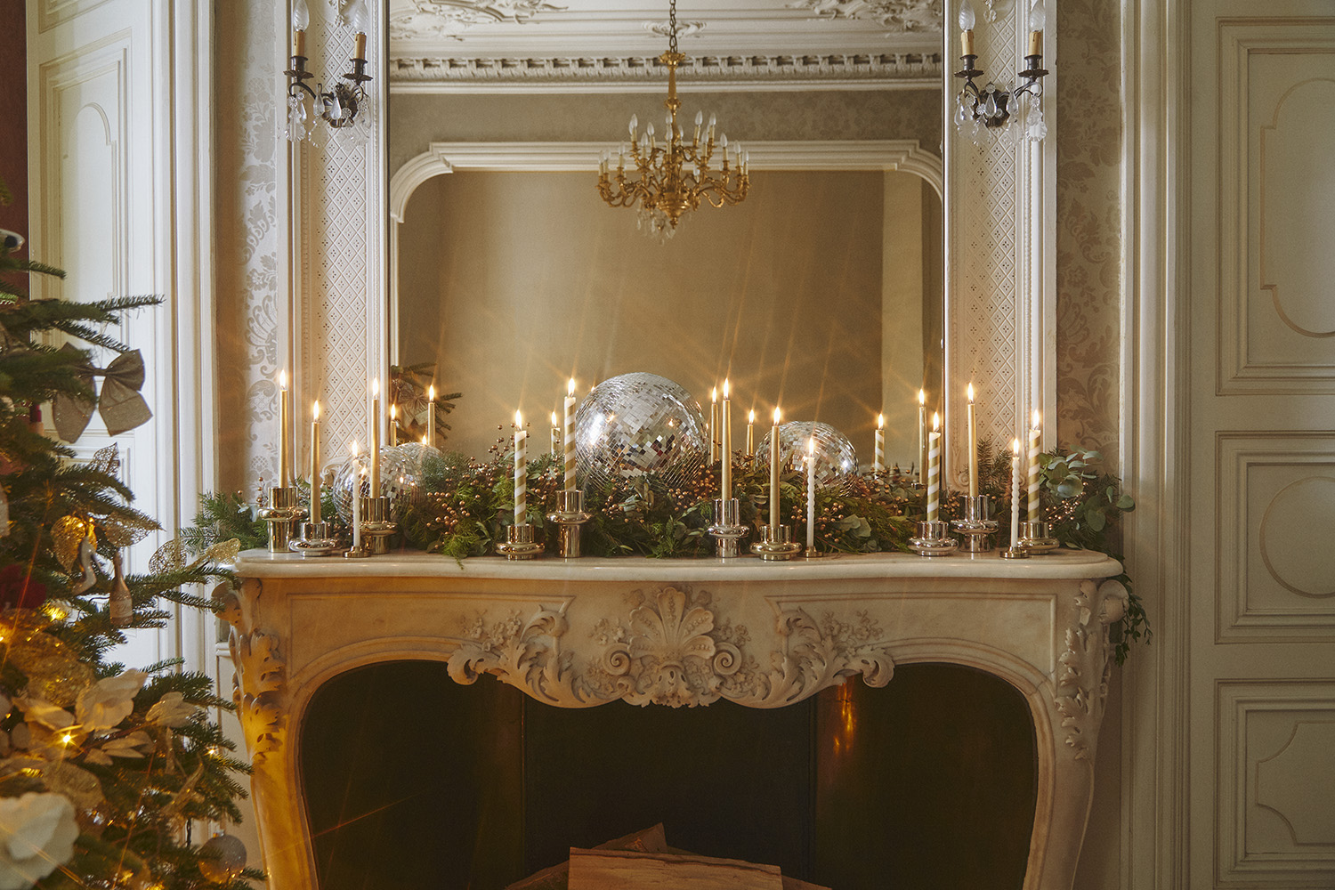 H&M HOME's Guide to a Royal Holiday Table Setting
