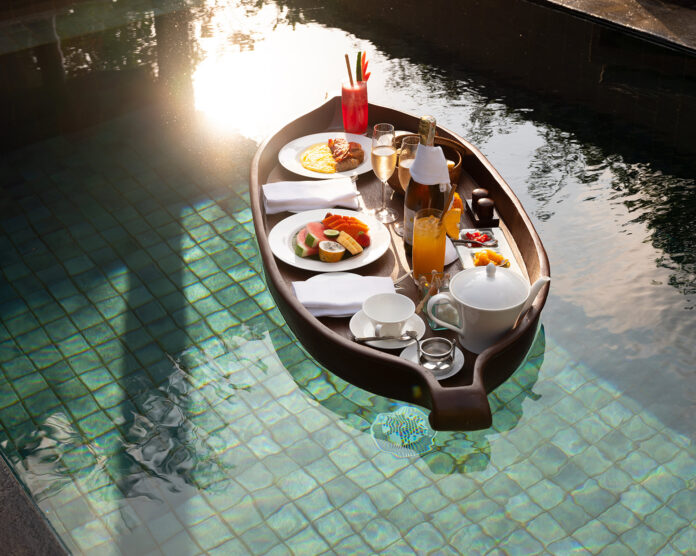 Floating breakfast - Tanah Gajah in Bali
