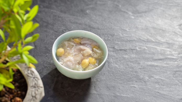 Bạch Quả Khoai Môn at Thach Che My Linh in Westminster, California (Photo by Julie Nguyen)